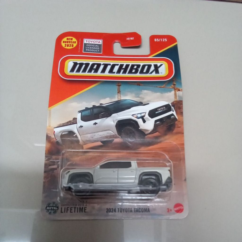 2024 toyota tacoma matchbox putih