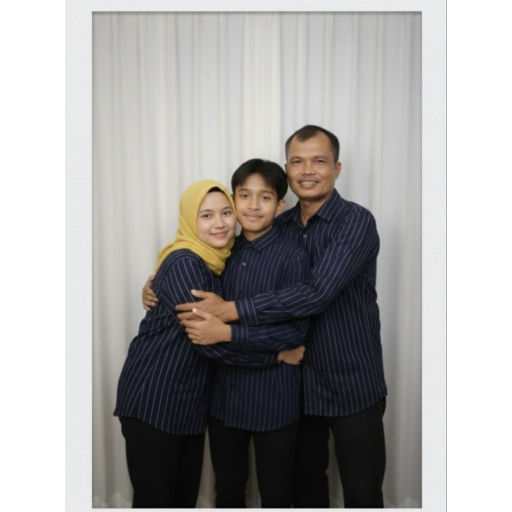 Jasa Edit Foto Keluarga