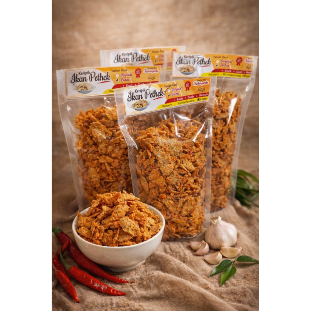 CEMILAN NIKMAT Kripik ikan Pethek khas Kedung Ombo, ad macam varian