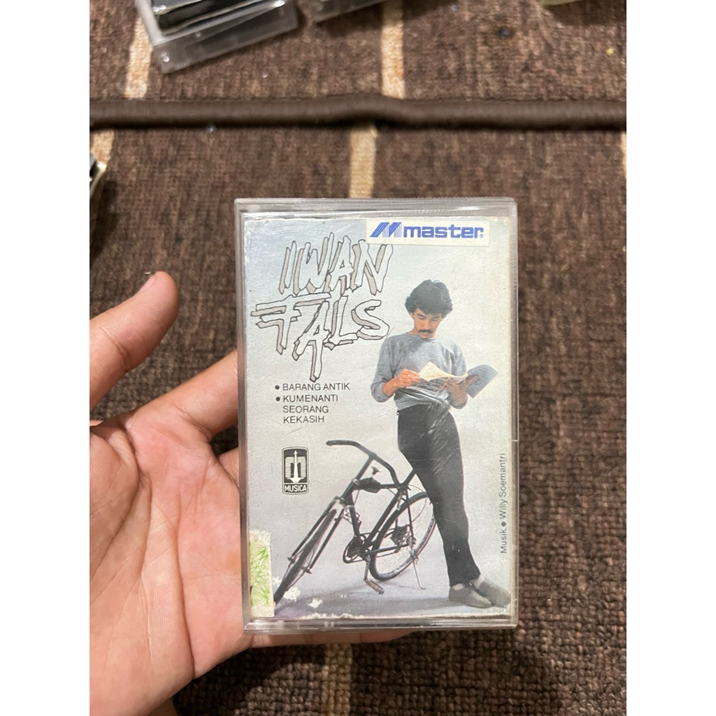 kaset pita iwan fals barang antik
