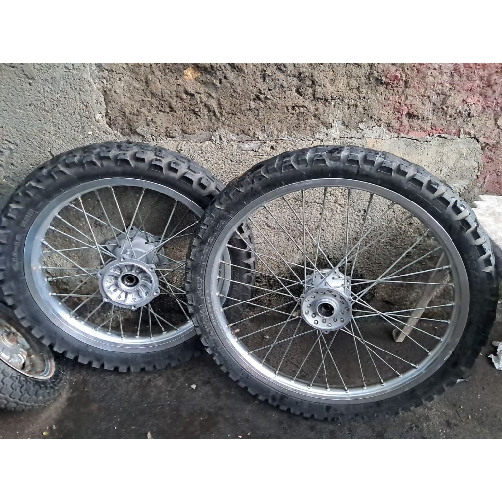 Velg wr 155 r wr155r yamaha original ori copotan standar kelengkapan seperti difoto layak pakai norm