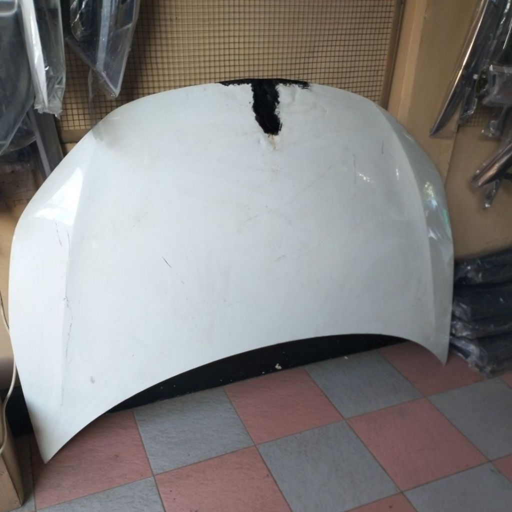 kap mesin Honda Brio facelift original.