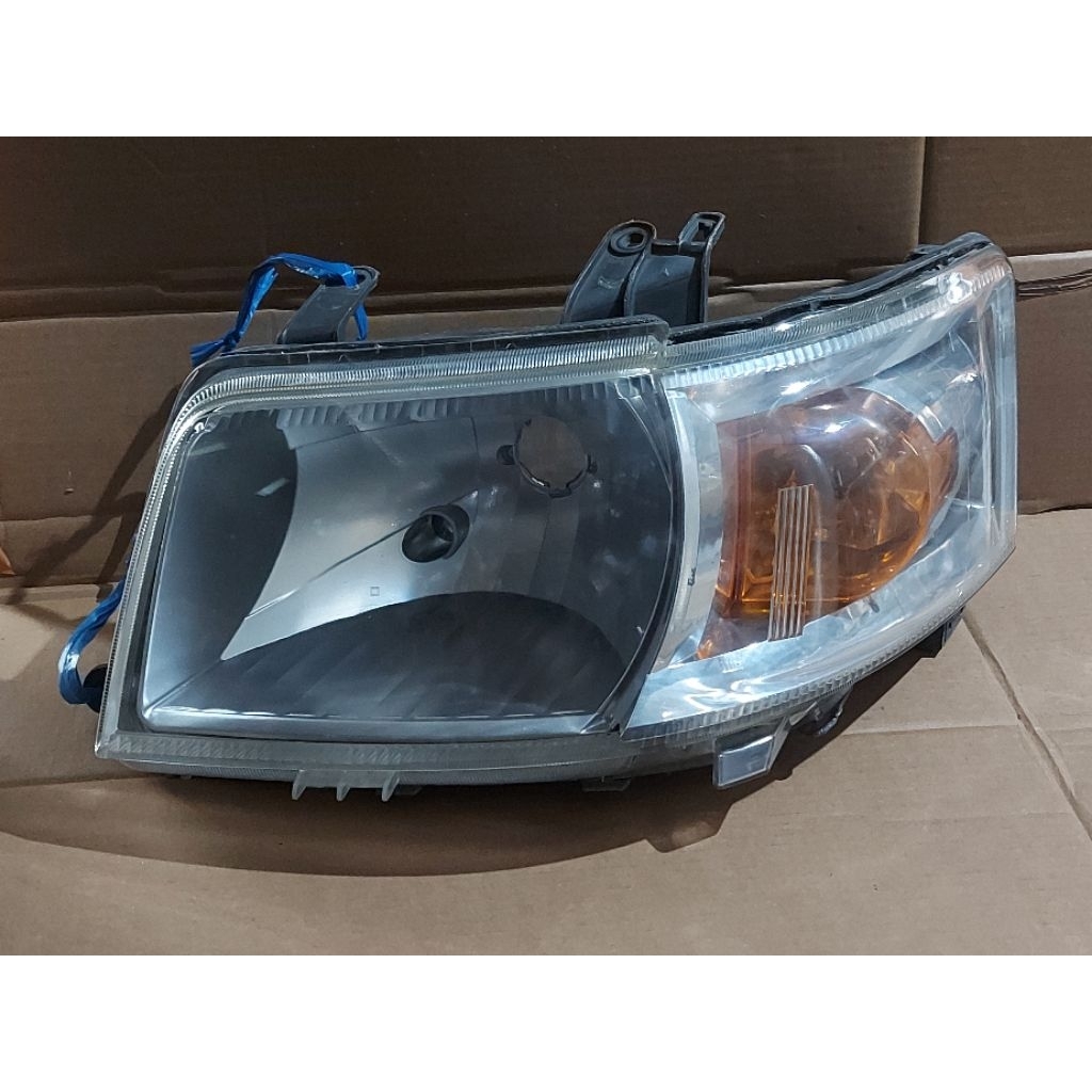 HeadLamp Lampu depan Lampu utama Bagian kiri Mobil suzuki APV / Pick Up Original