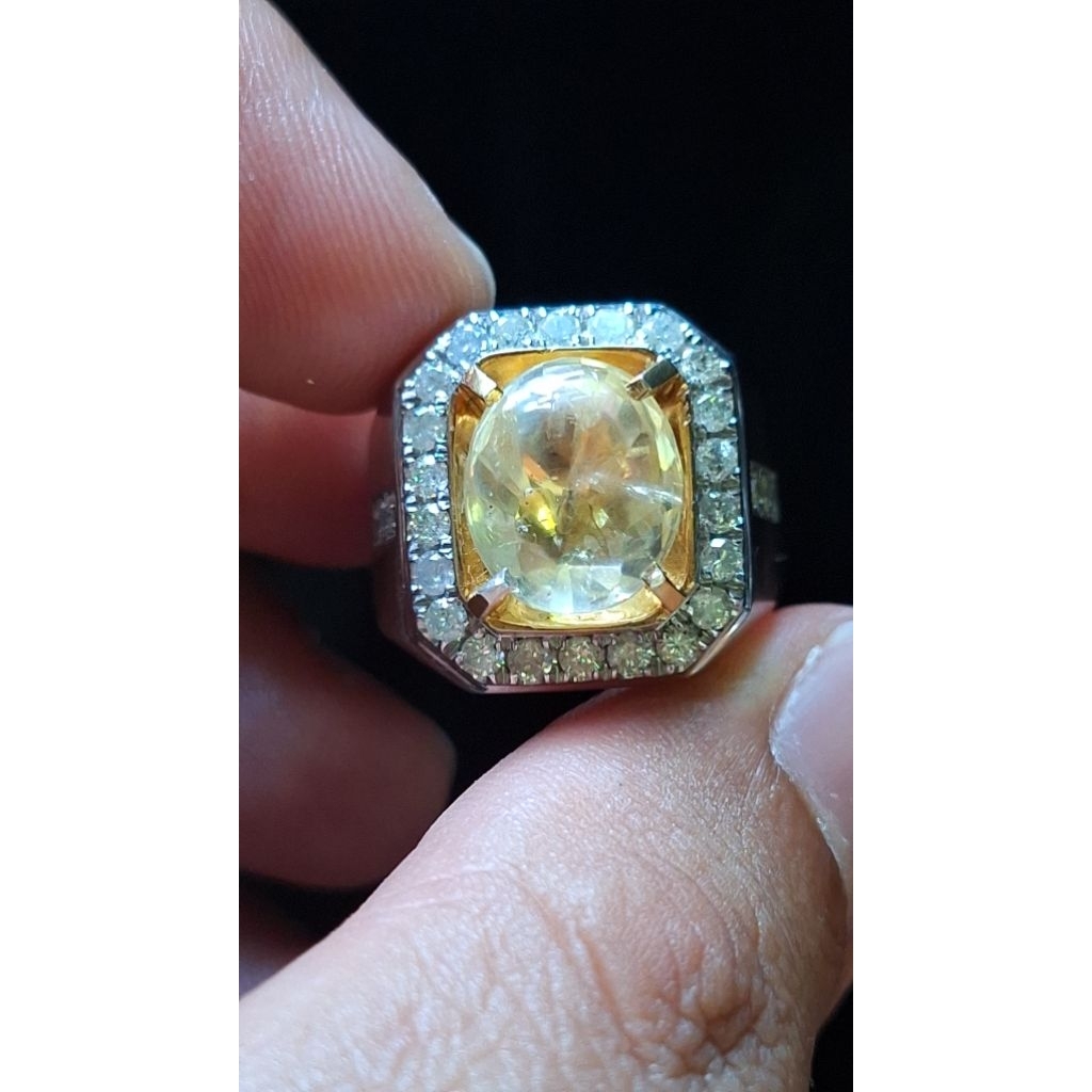 Natural yellow sapphire srilanka / Mirah cempaka ceylon