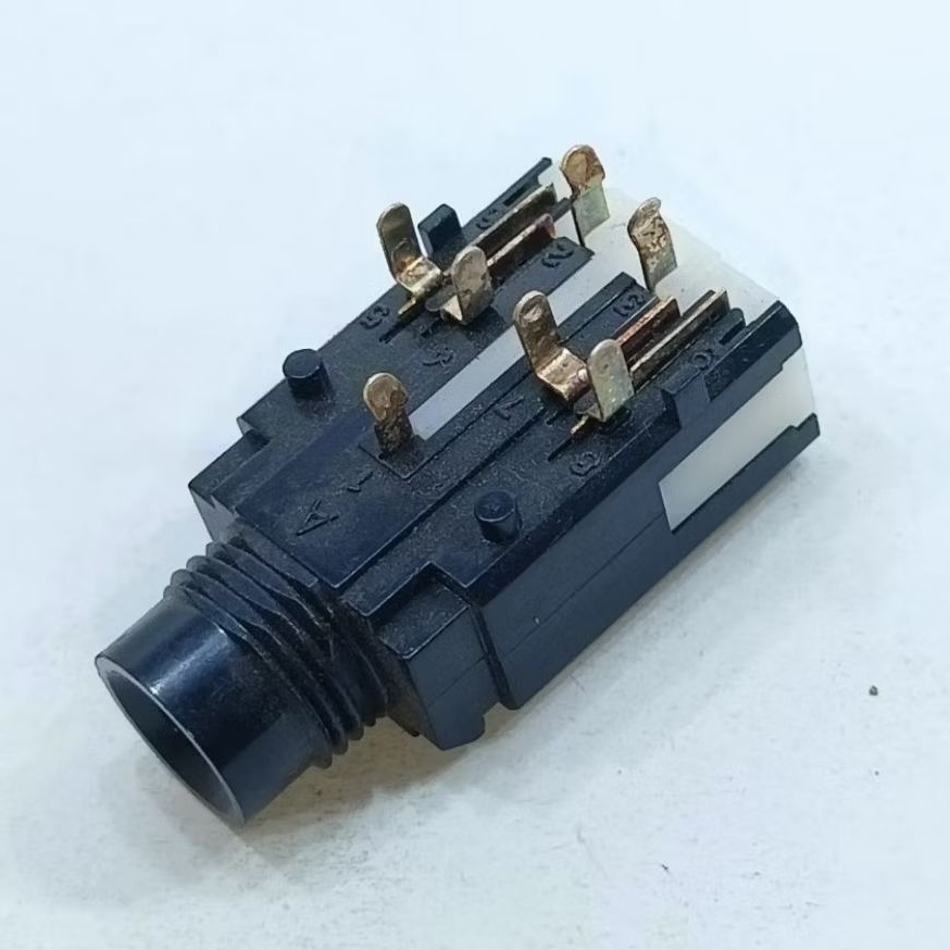 socket soket konektor female jack phone/akai/toa dengan kaki 7 pin tanam stereo