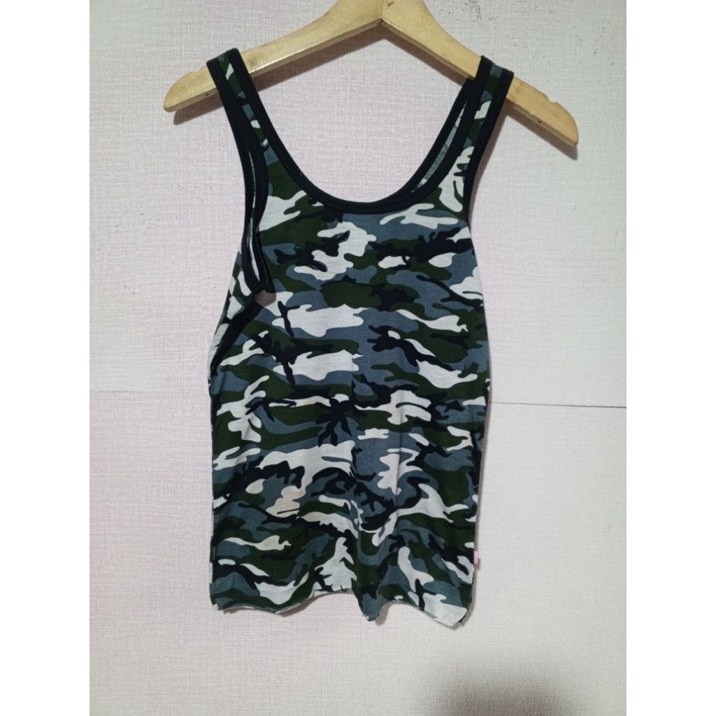 Baju kaos kutung camo olanis size S fit M second