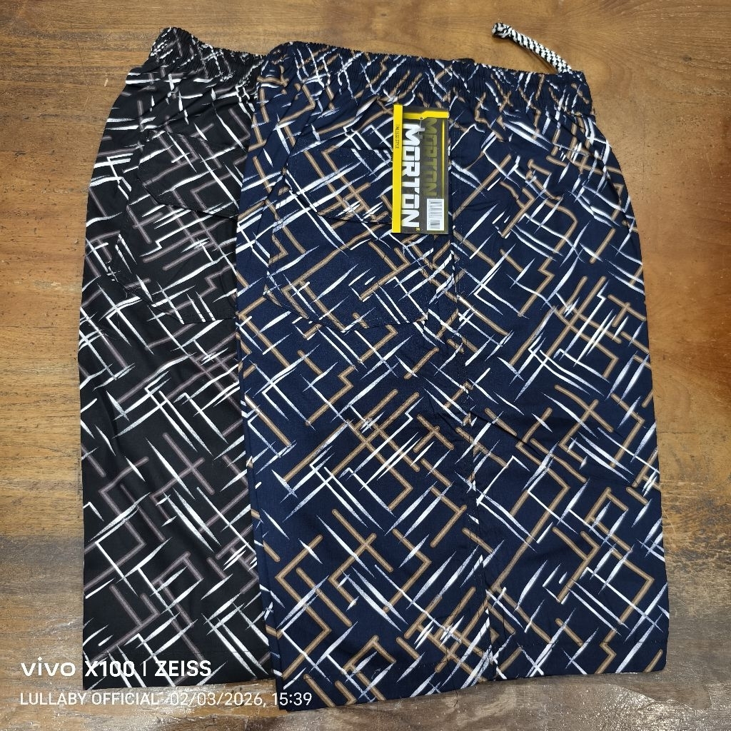 Celana Santai Pendek / Ponggol Morton Corak 3/4 ( +/-53cm )