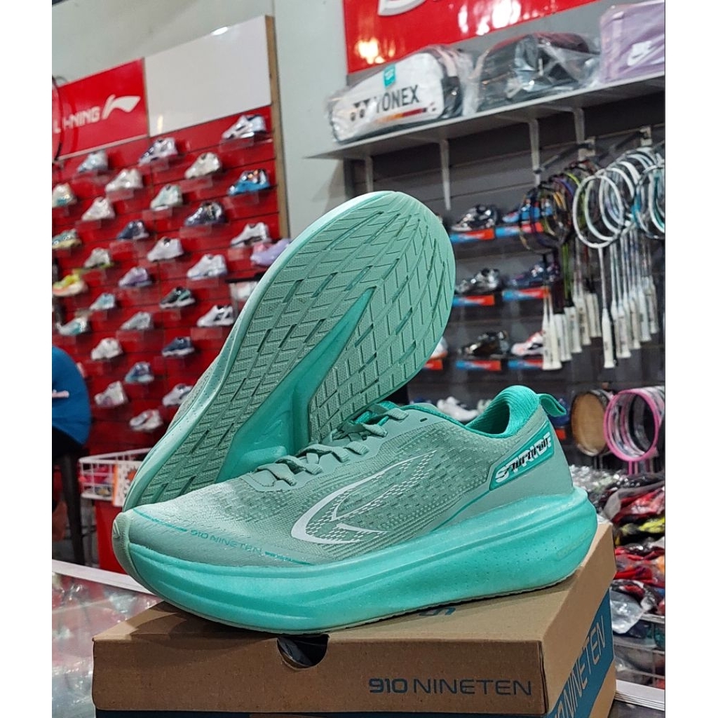 SEPATU RUNNING AURORUN STRIDE