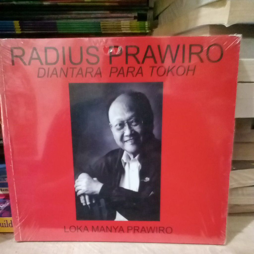 BUKU RADIUS PRAWIRO DIANTARA PARA TOKOH LOKA MANYA PRAWIRO