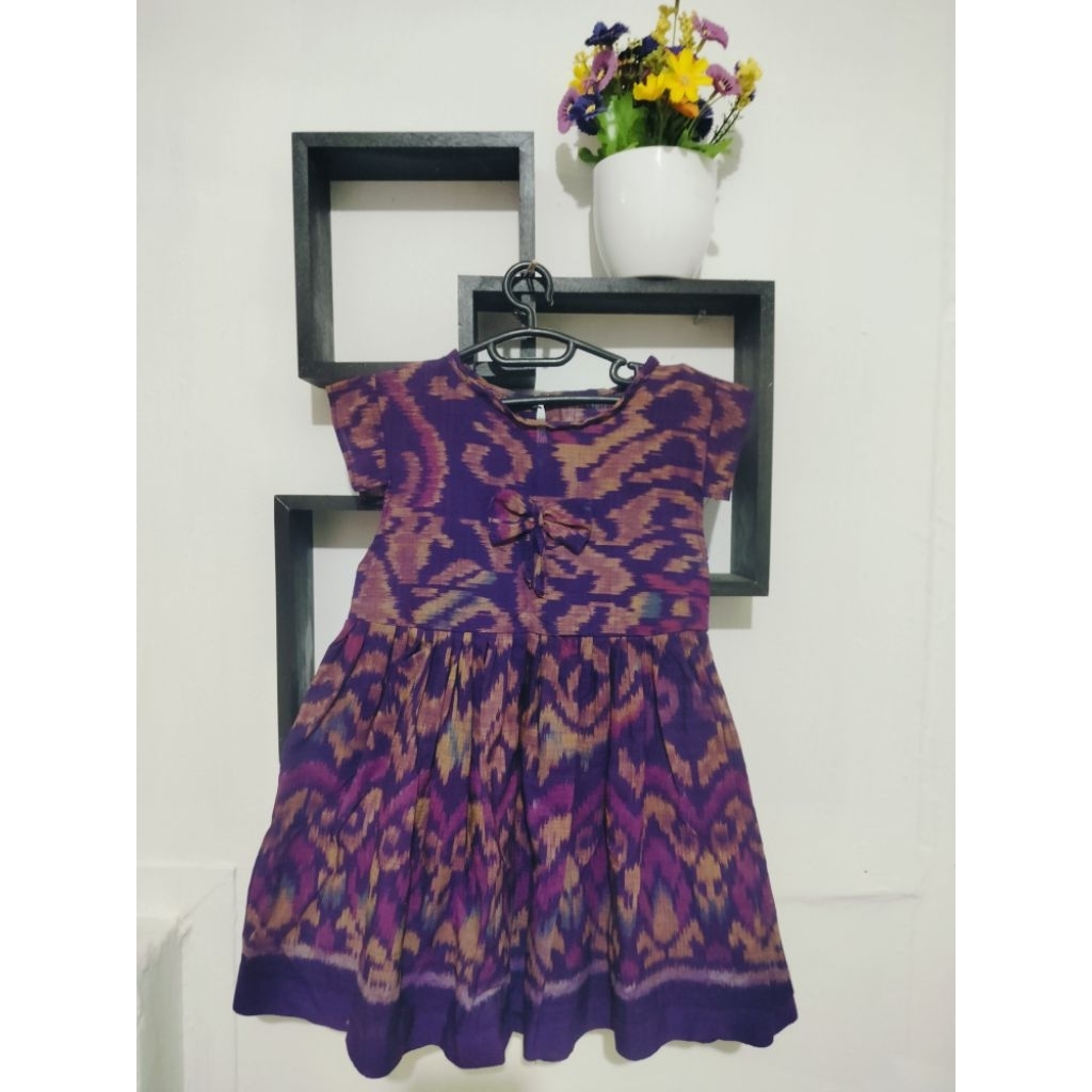 Dress anak endek ungu uk.2-3 tahun