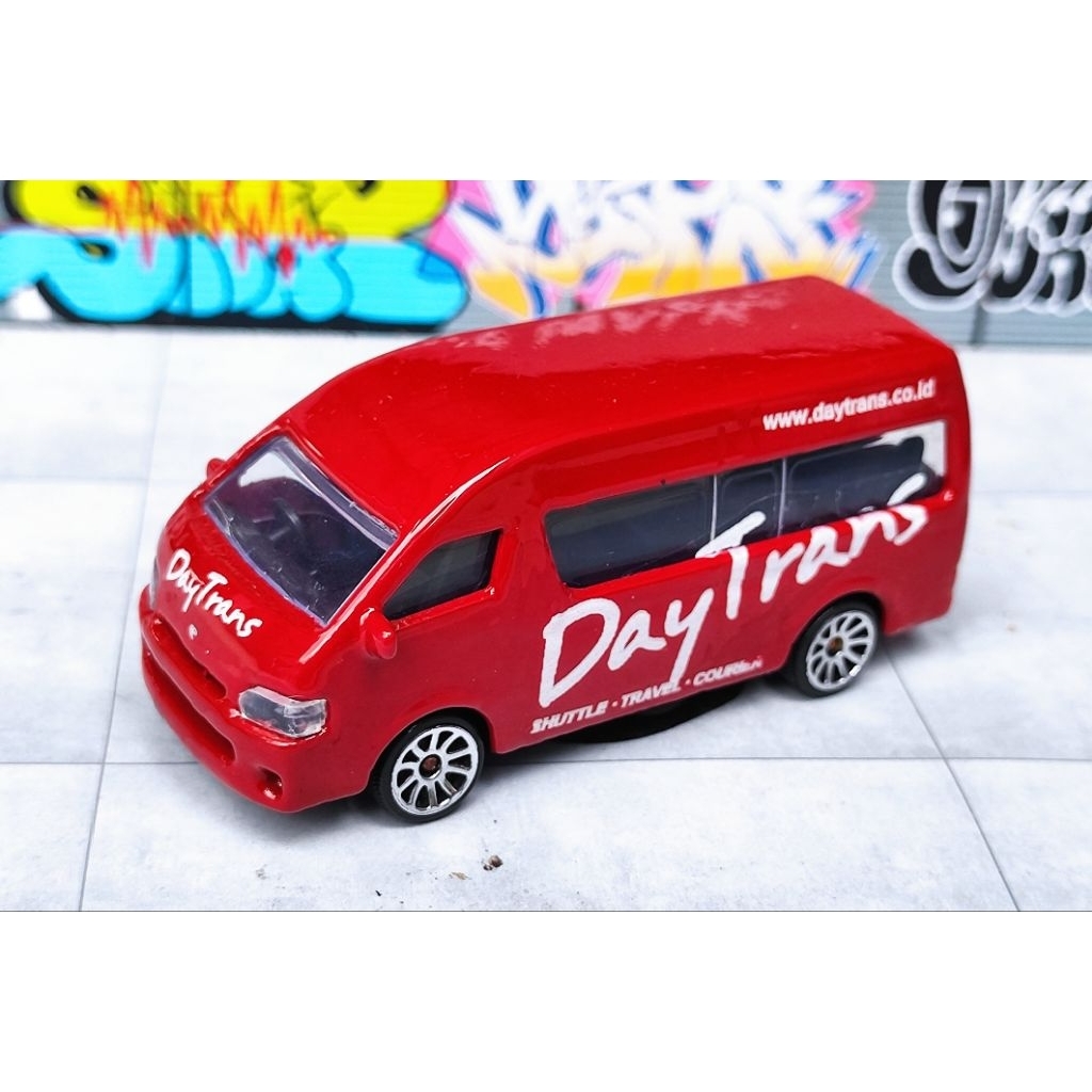 MAJORETTE COSTUM TOYOTA HIACE DAYTRANS