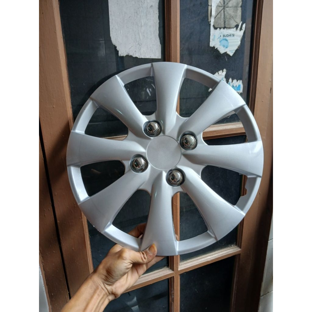 Wheldop wheeldop wildop tutup velg Ayla R13 ori lepasan