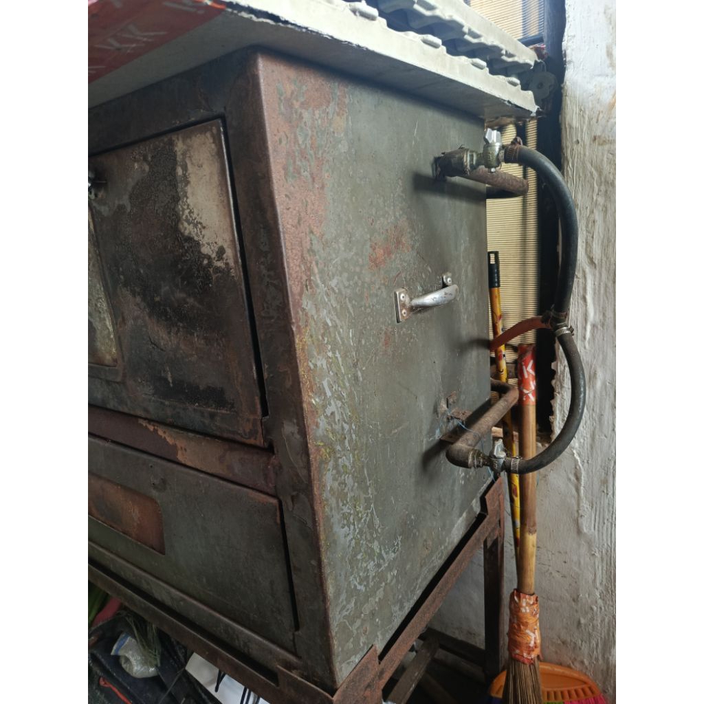 oven gas bima master bekas. kondisi apa adanya. diutamakan datang langsung KRMH. di Sasak panjang.ta