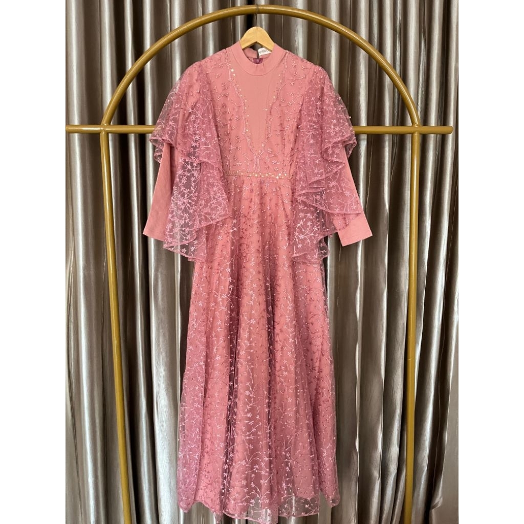 Dress kondangan wisuda by puthic.id