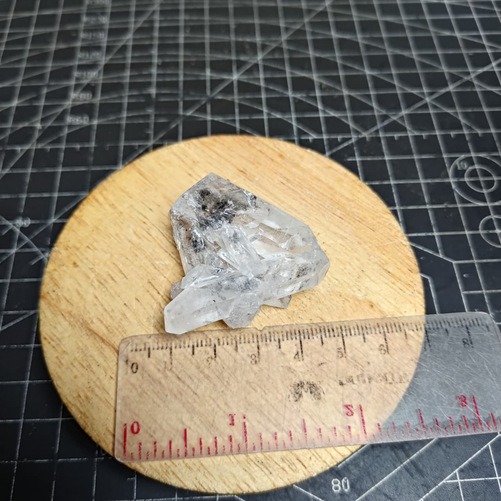 Batu Natural Sichuan Clear Quartz With Black inclusion (3)