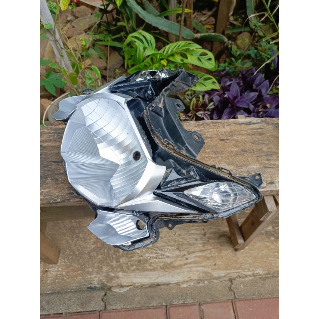Headlamp Lampu depan Yamaha Xeon Rc xeon rc 125 Original TANPA MIKA