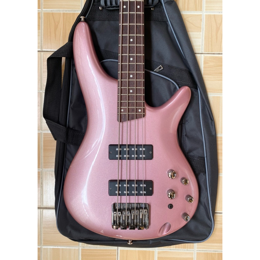 Bass Ibanez SR300