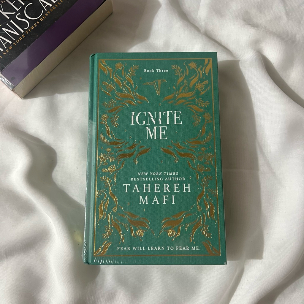 {READY Original New} Ignite Me Special Edition by Tahereh Mafi | Collector’s Edition | Shatter Me Se
