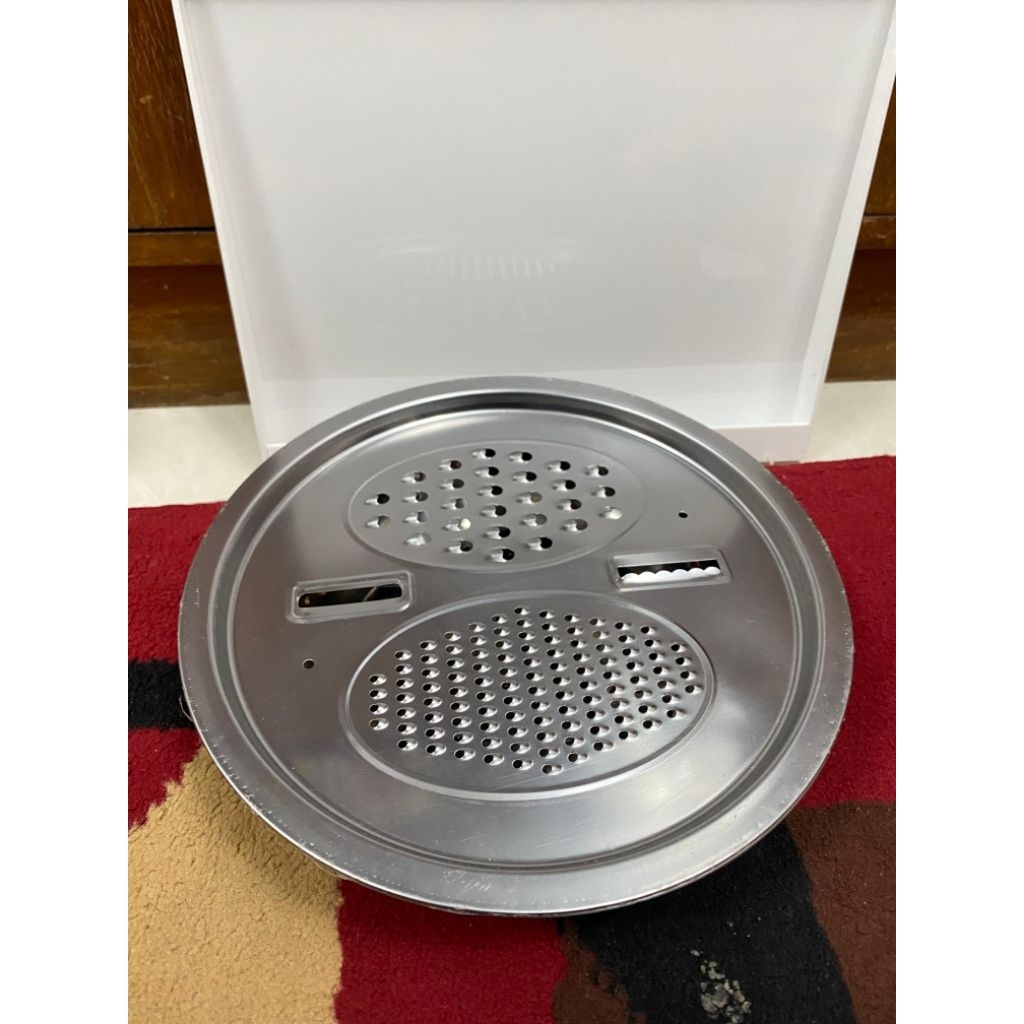 Baskom Stainless + Tutup Parutan Multifungsi Set Saringan & Parut Diameter 25cm