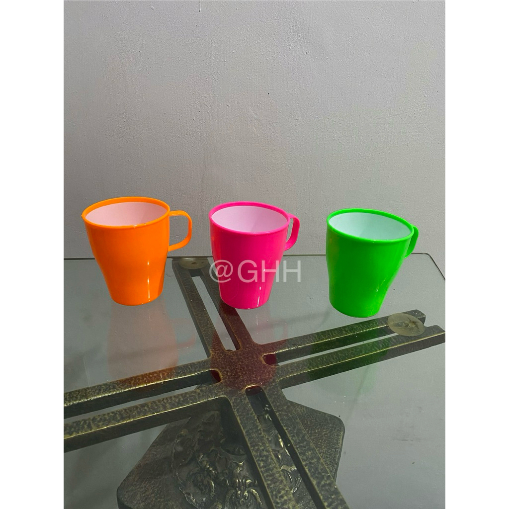 Gelas plastik warna warni.Gelas plastik GUNMA calista.Gelas minum warna warni