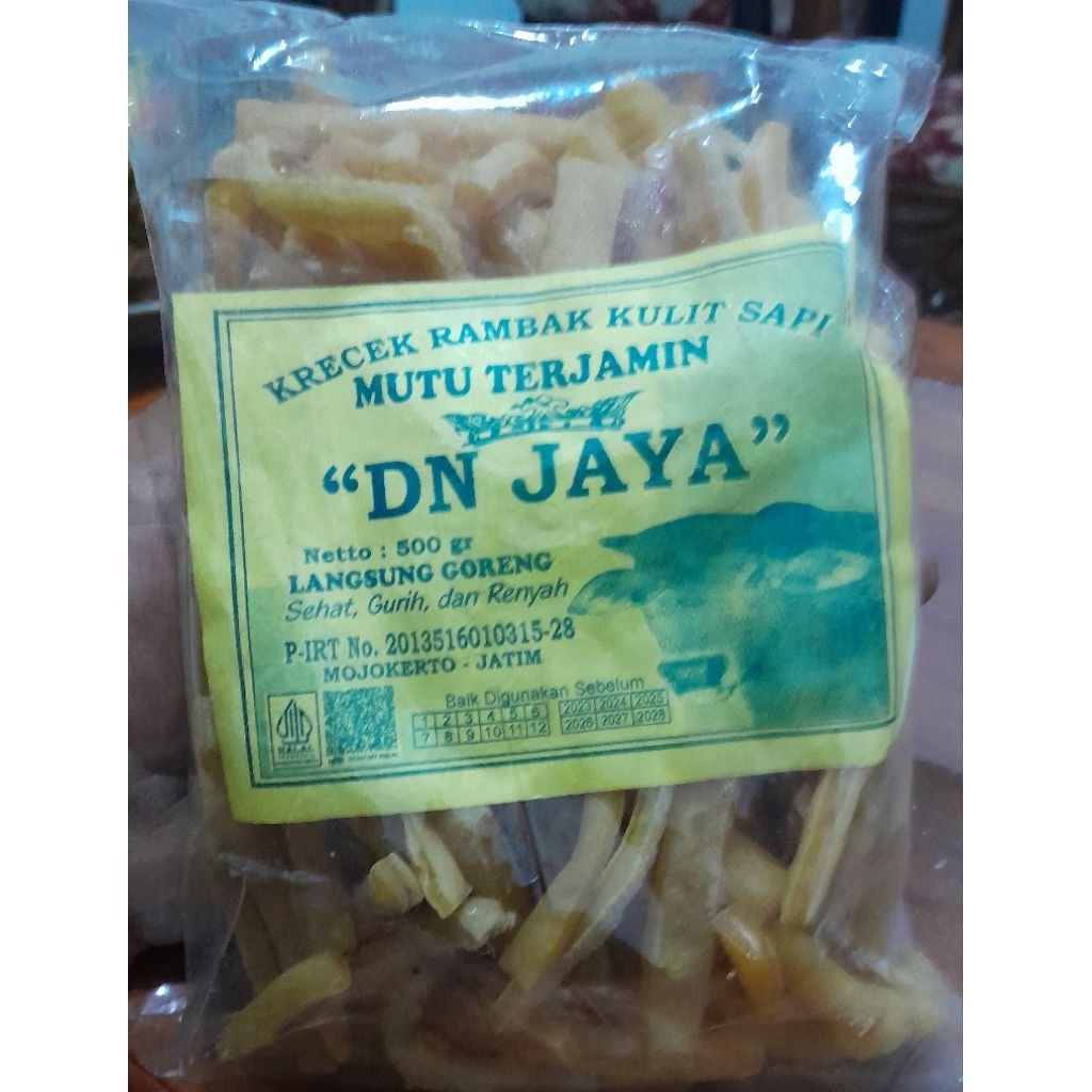 Rambak kulit sapi merk " DN JAYA"  banyak di cari orang, karena rasanya yang gutih, kemasan 500 gr