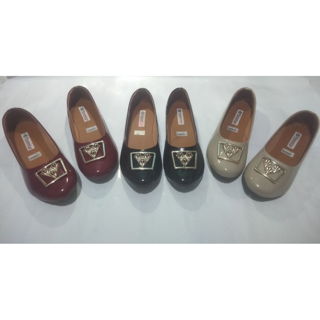 BuLBuL CoLLecen..sepatu wanita kekinian ini sangat nyaman dipakai cocok juga buat couple adik dan ka