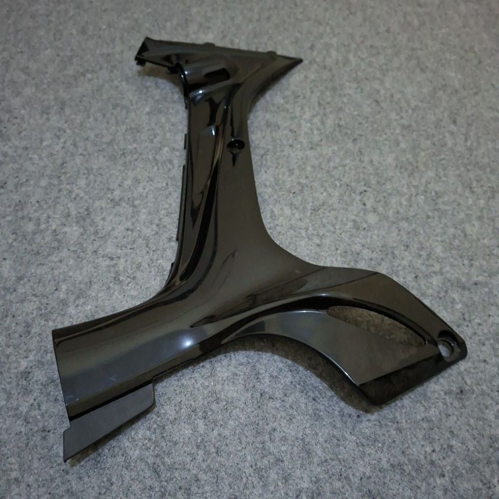 Legshiel Legsil Sayap Dalam Kanan FIZR FIZ R Yamaha FIZR FIZ R Asli Original 4US-F8395-00