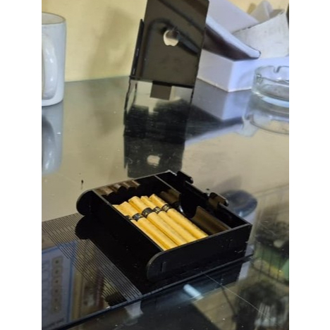 Kotak Rokok Akrilik Portable dengan Slot Korek, Elegan dan Praktis