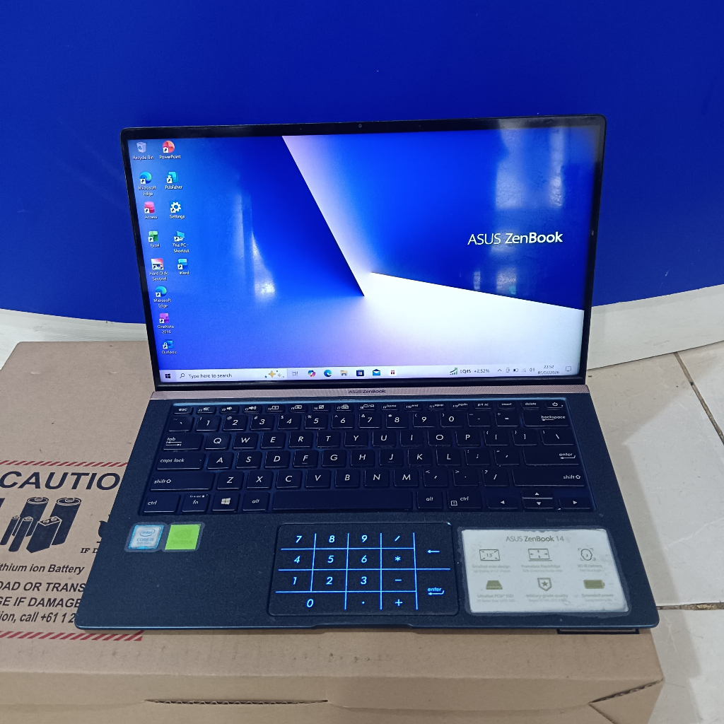 ASUS ZenBook 14 - UX433FN, Intel Core i5-8265U, Ram 8GB / 512GB SSD, Nvidia MX 150, (Numerik), Backl