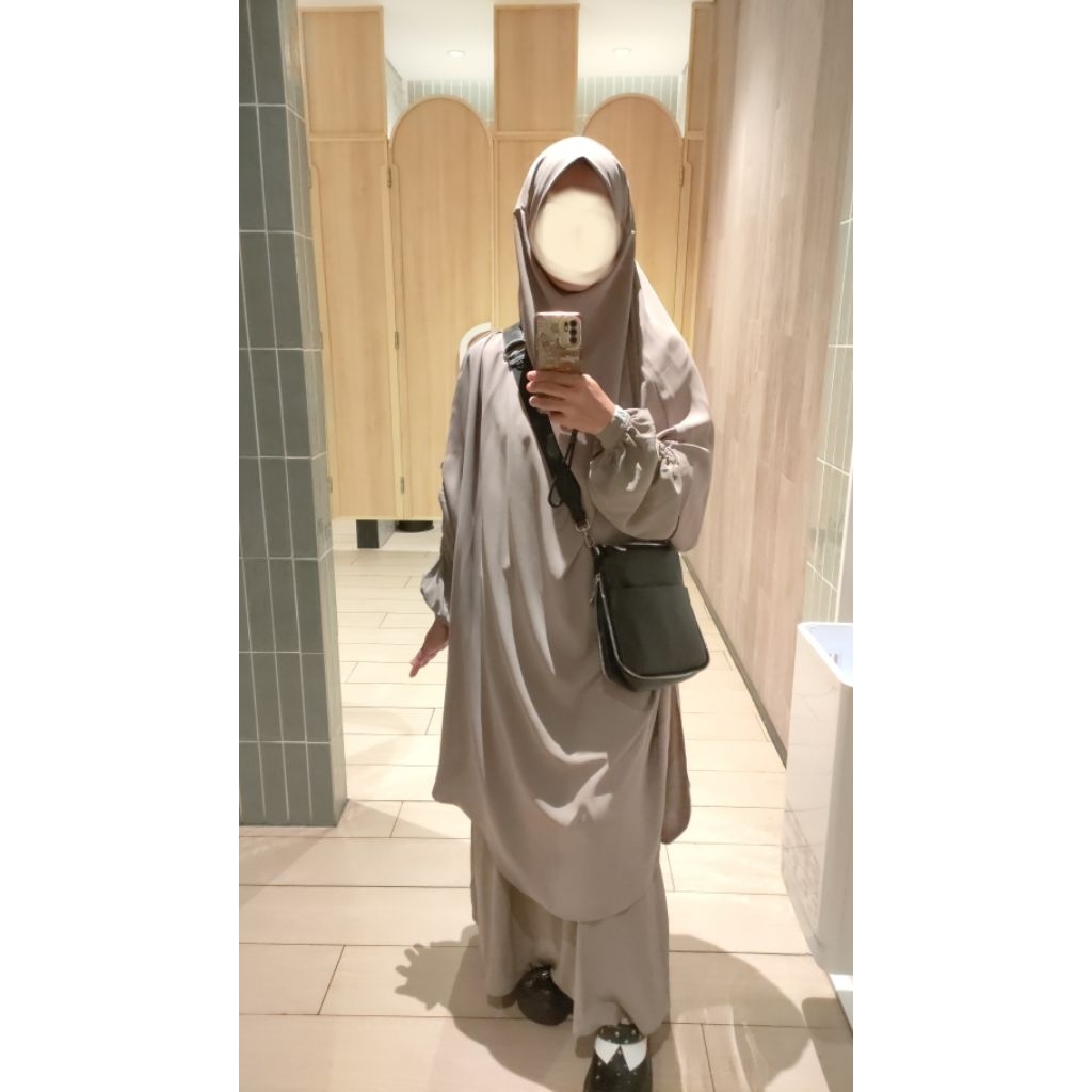 Preloved Crocs Stomp Clog Wednesday