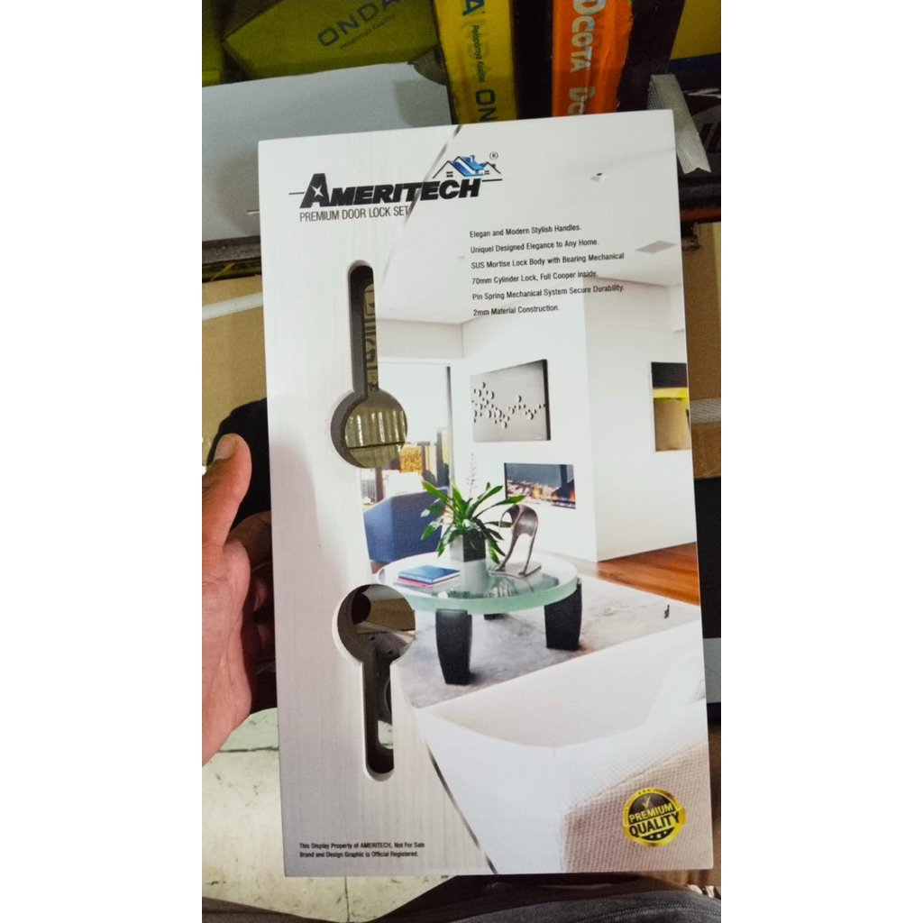 Display Kunci Pintu Besar Sedang Toko Bangunan Contoh Handle Pintu Produk Door Lock Set