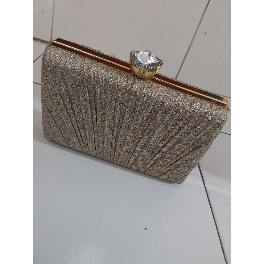 tas pesta Elizabeth – Clutch Glitter Gold preloved hanya 1x pakai
