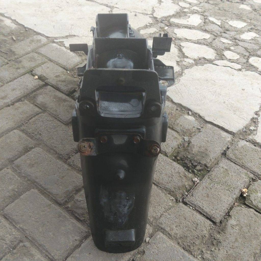spakbor belakang Tiger 2000  bekas original