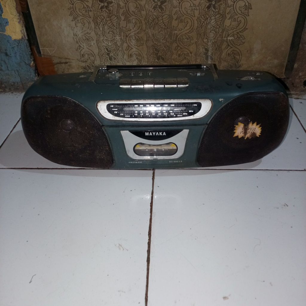 radio tipe mayaka rusak