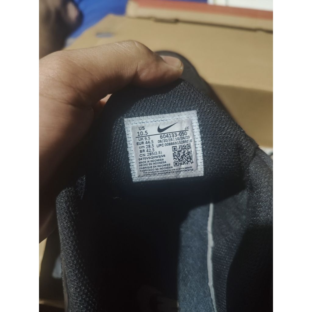 Sepatu Nike Air Max TN Plus Triple Black untuk pria Second