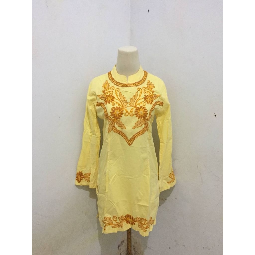 [preloved] blouse bordir soft yellow