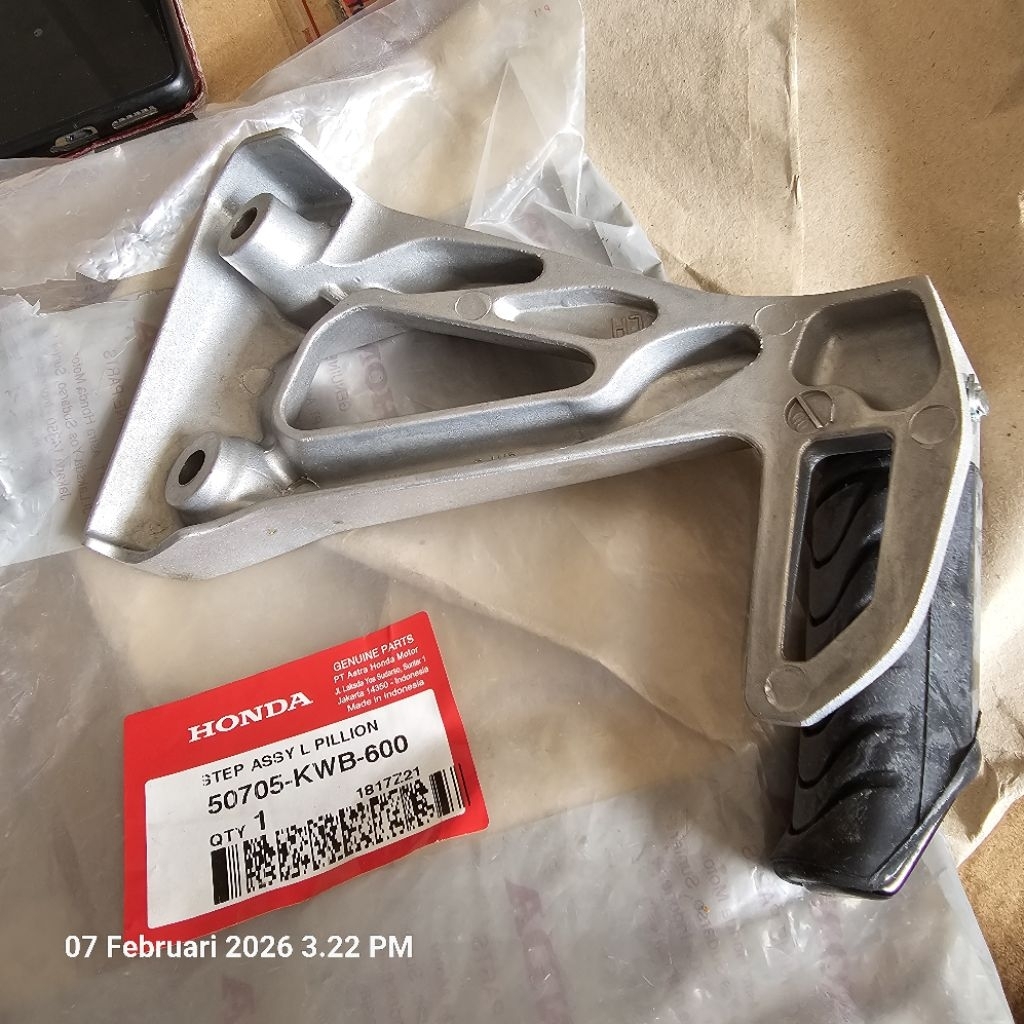Dudukkan pustep belakang assy honda Blade kiri.50705-KWB-600