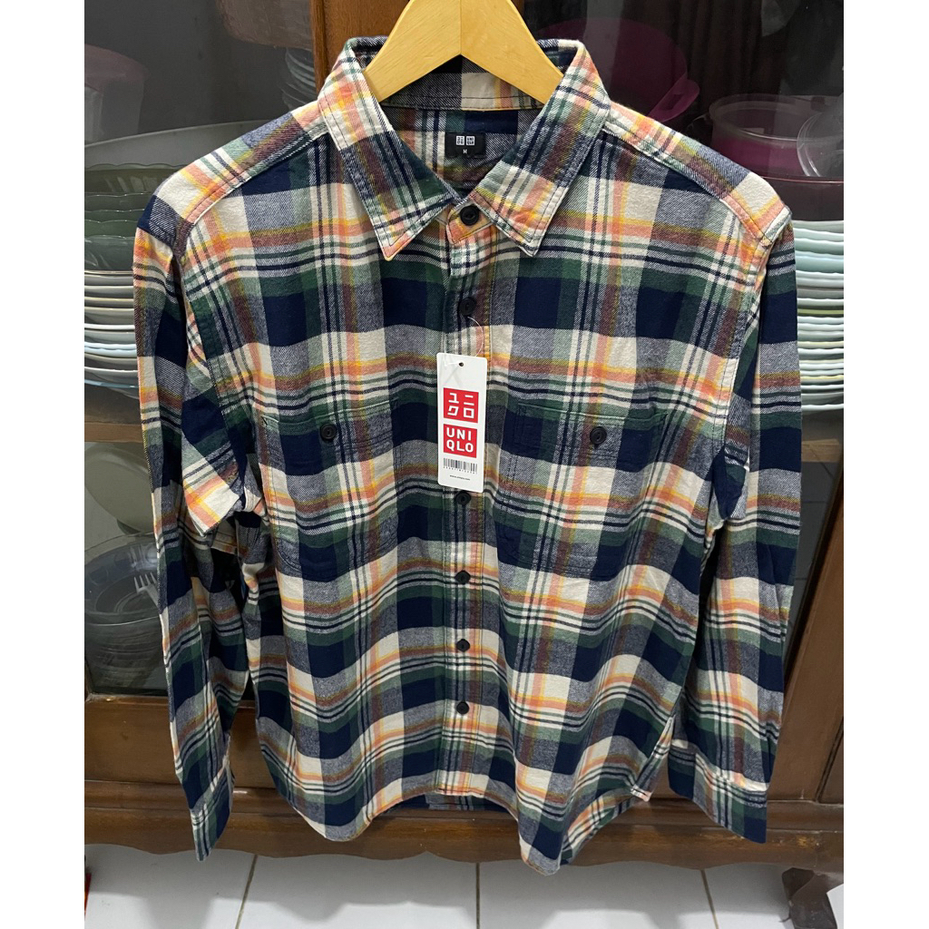 kemeja flanel laki/pria uniqlo original