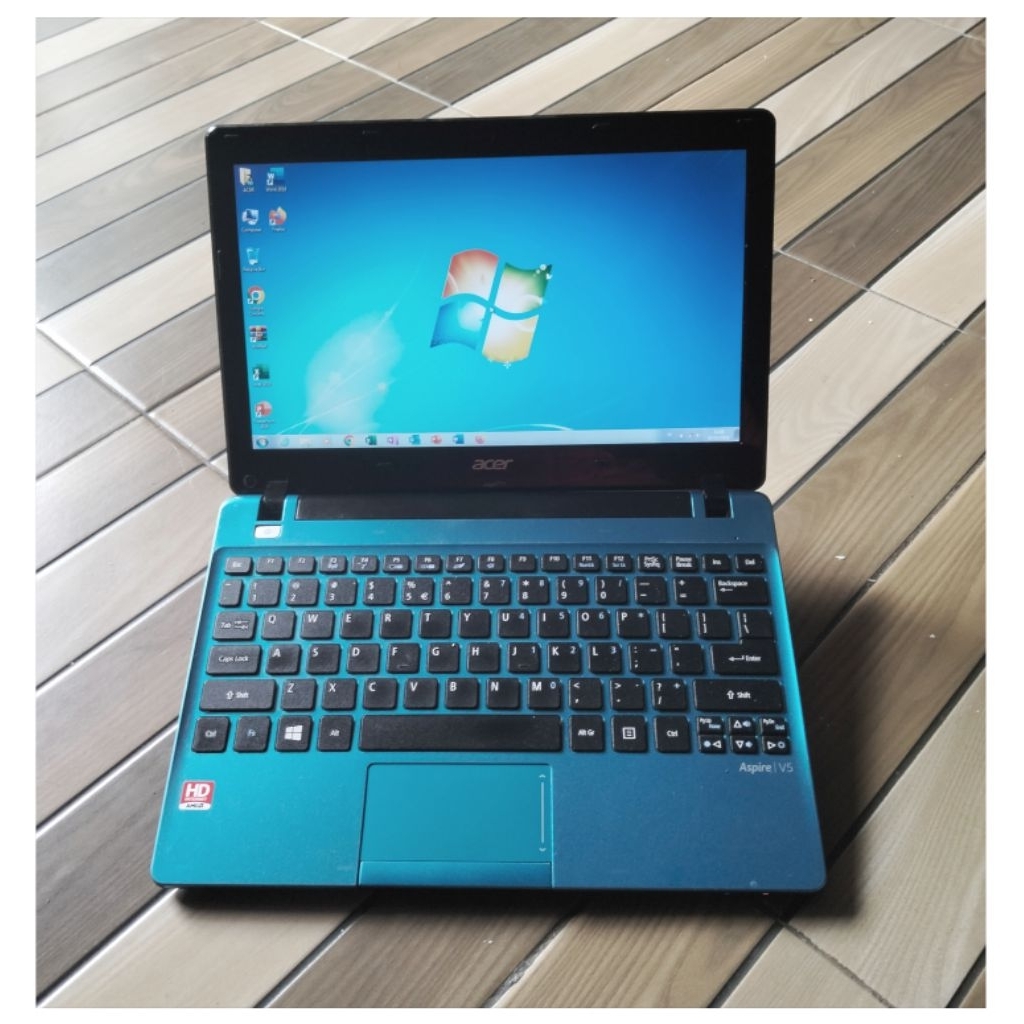 Netbook / Laptop Acer V5 121 AMD C70 RAM 4GB HDD 320GB Mulus Normal MURAH