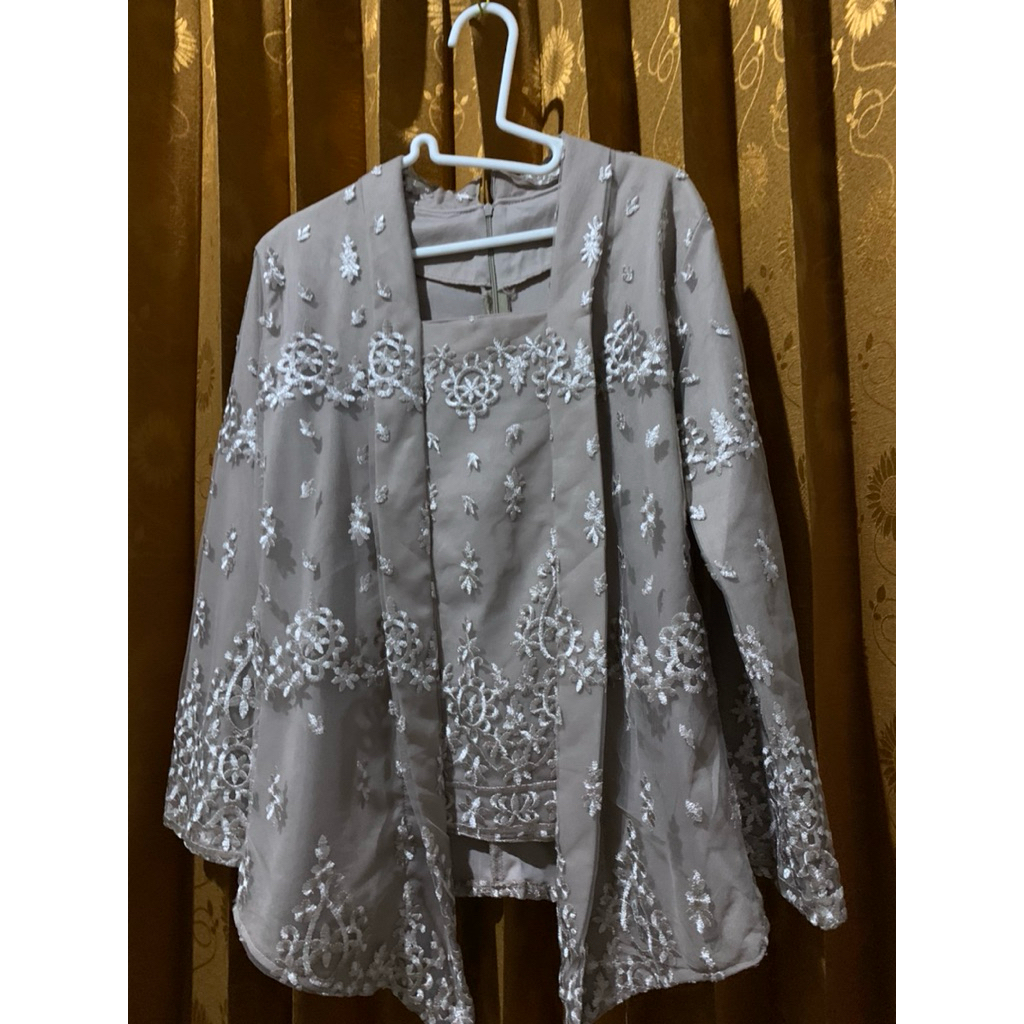 Atasan kebaya brukat ungu / dusty