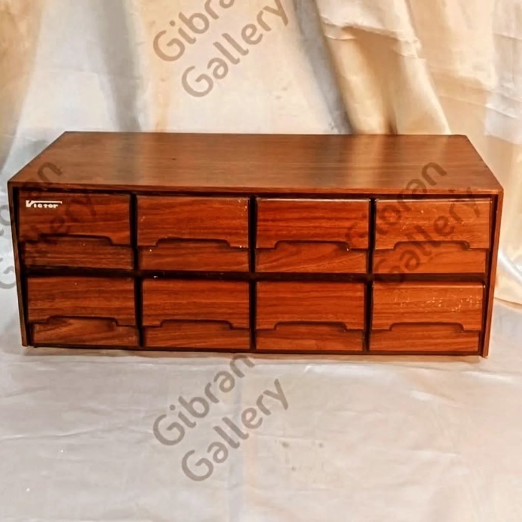 Rak kaset Viktor 8 laci motif ulir kayu coklat muat 112 kaset
