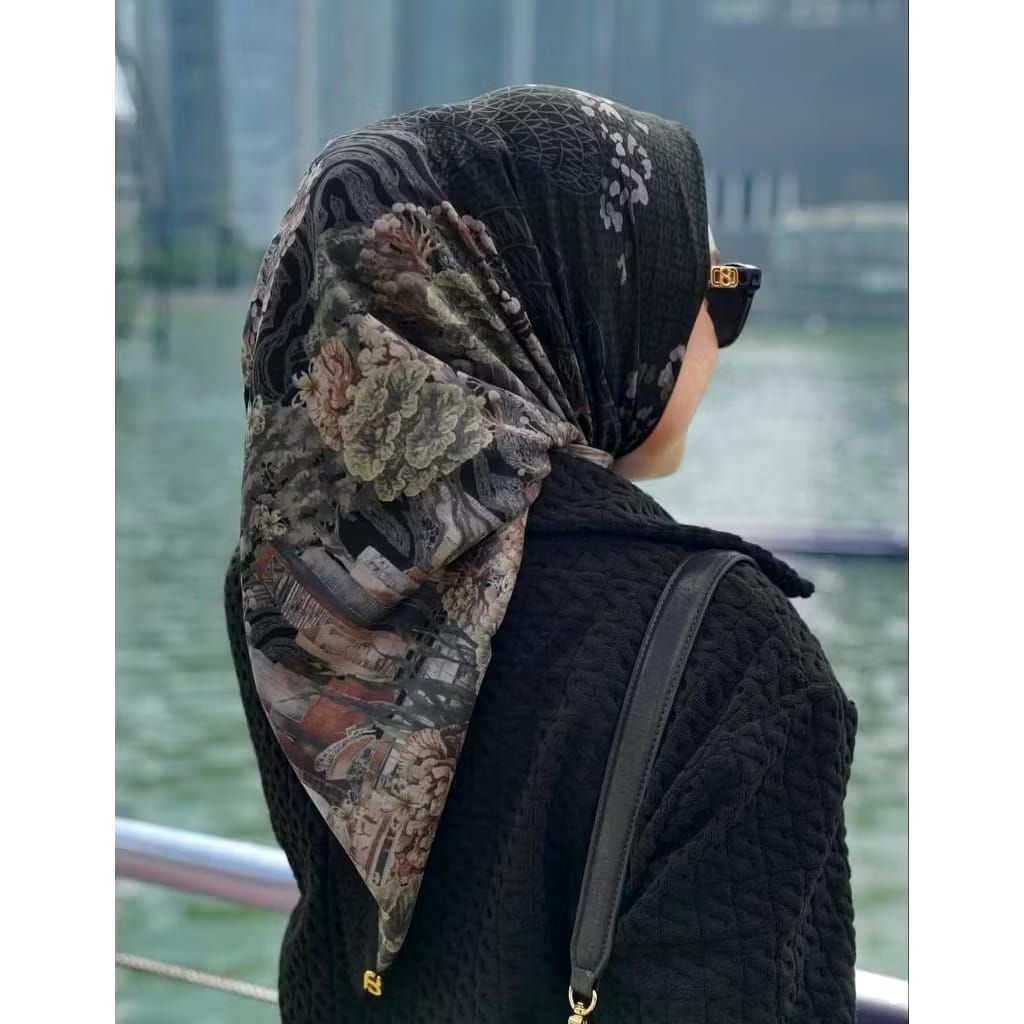 Singapore 2.0 buttonscarves square