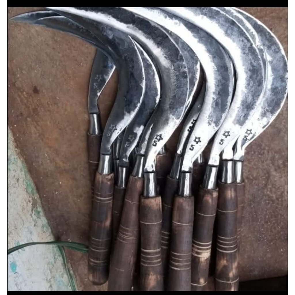 arit rumput dan arit padi,DLL, sangat berkualitas super tajam ful sepuh asli Madura