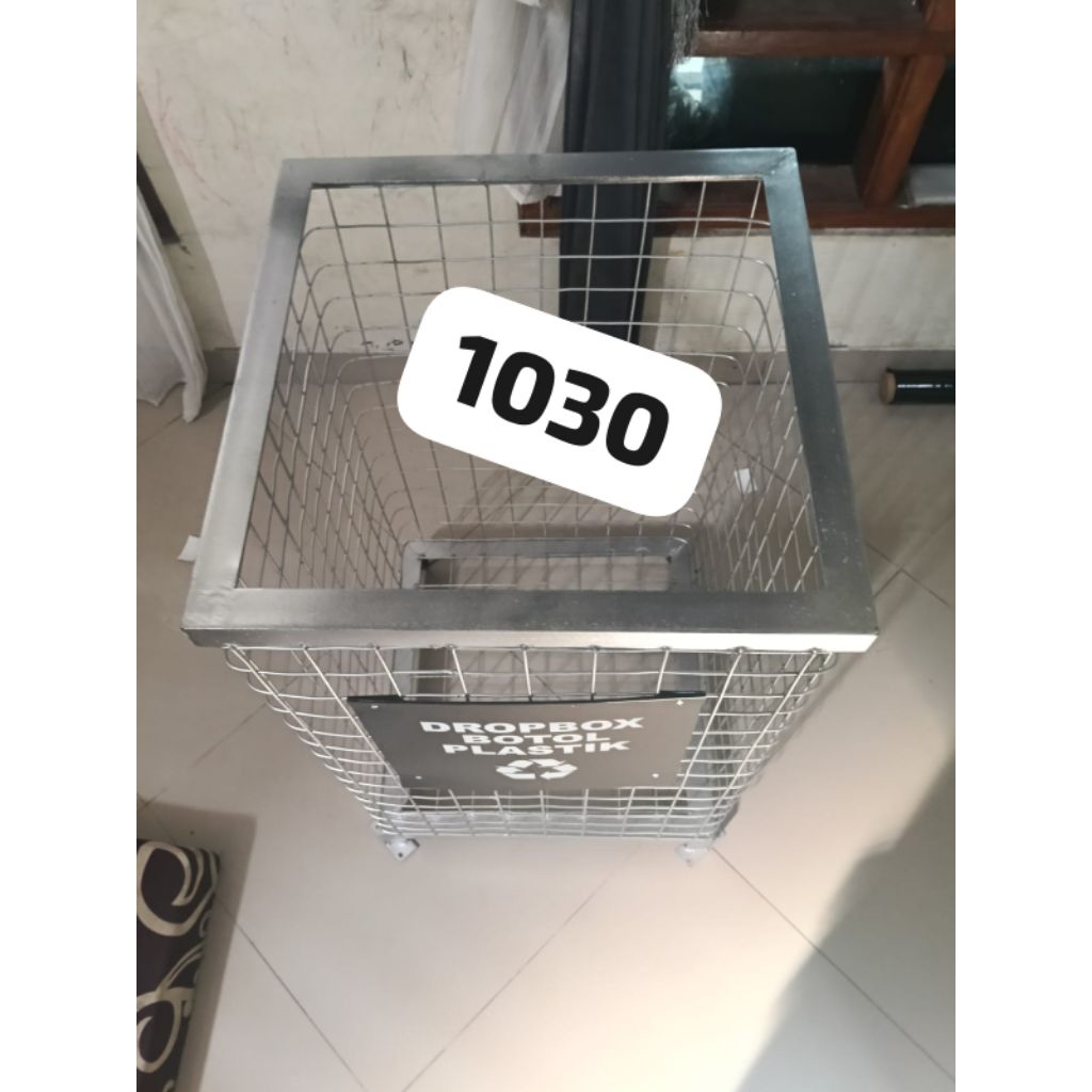 tempat sampah botol plastik daur ulang