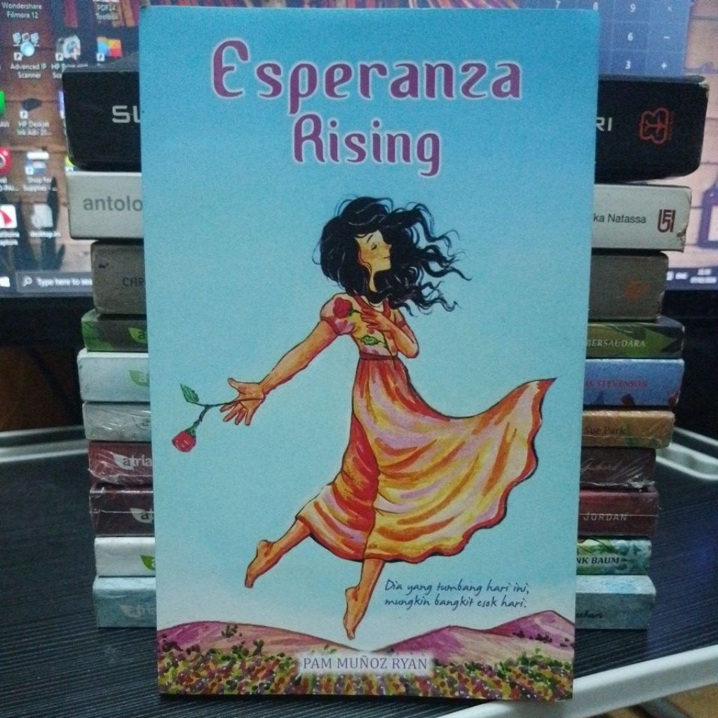 [PRELOVED] Esperanza Rising by. Pam Munoz Ryan