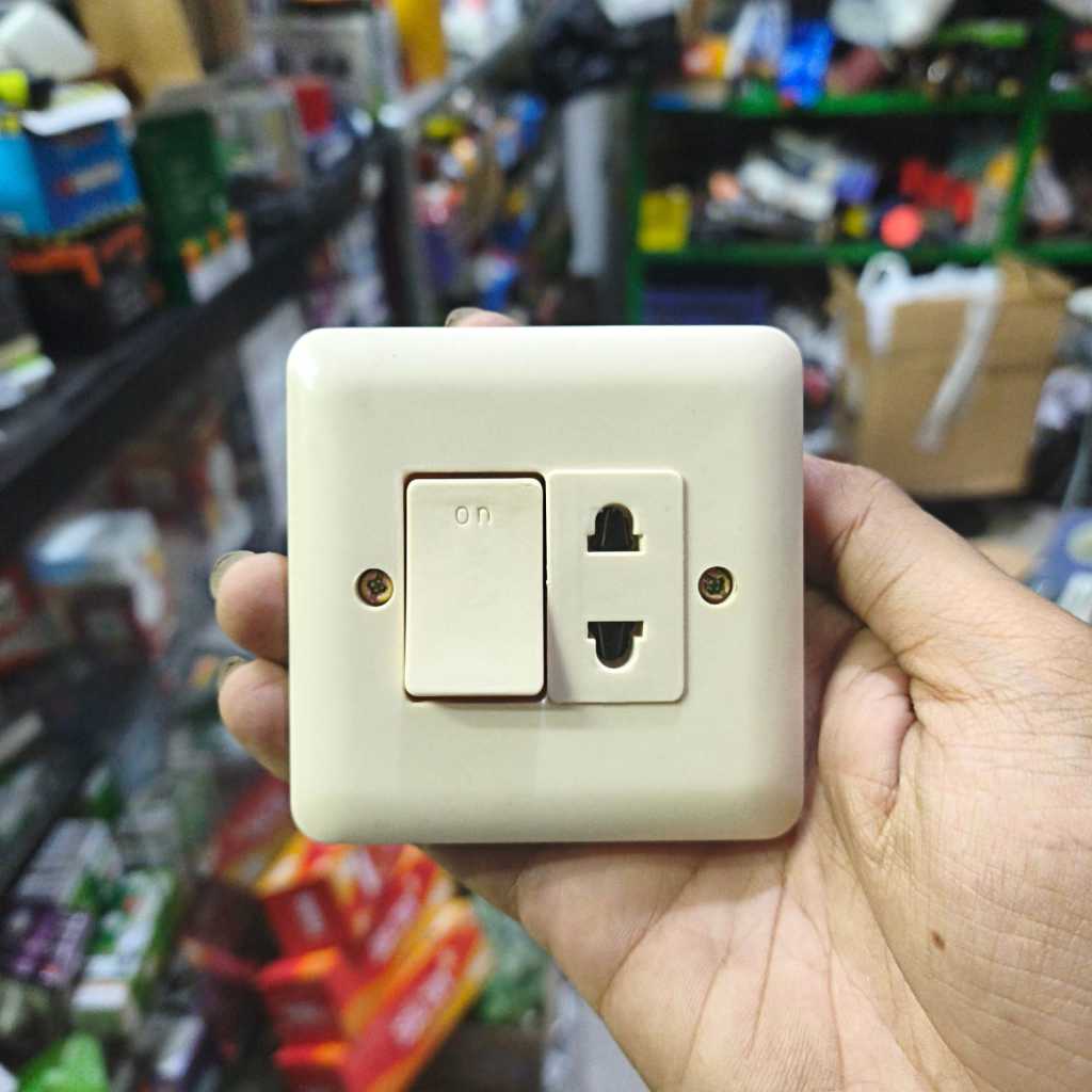 Niko Saklar Lampu Engkel + Stop Kontak Kombinasi Tanam / Saklar IB Single + Colokan Listrik SNI - Cr