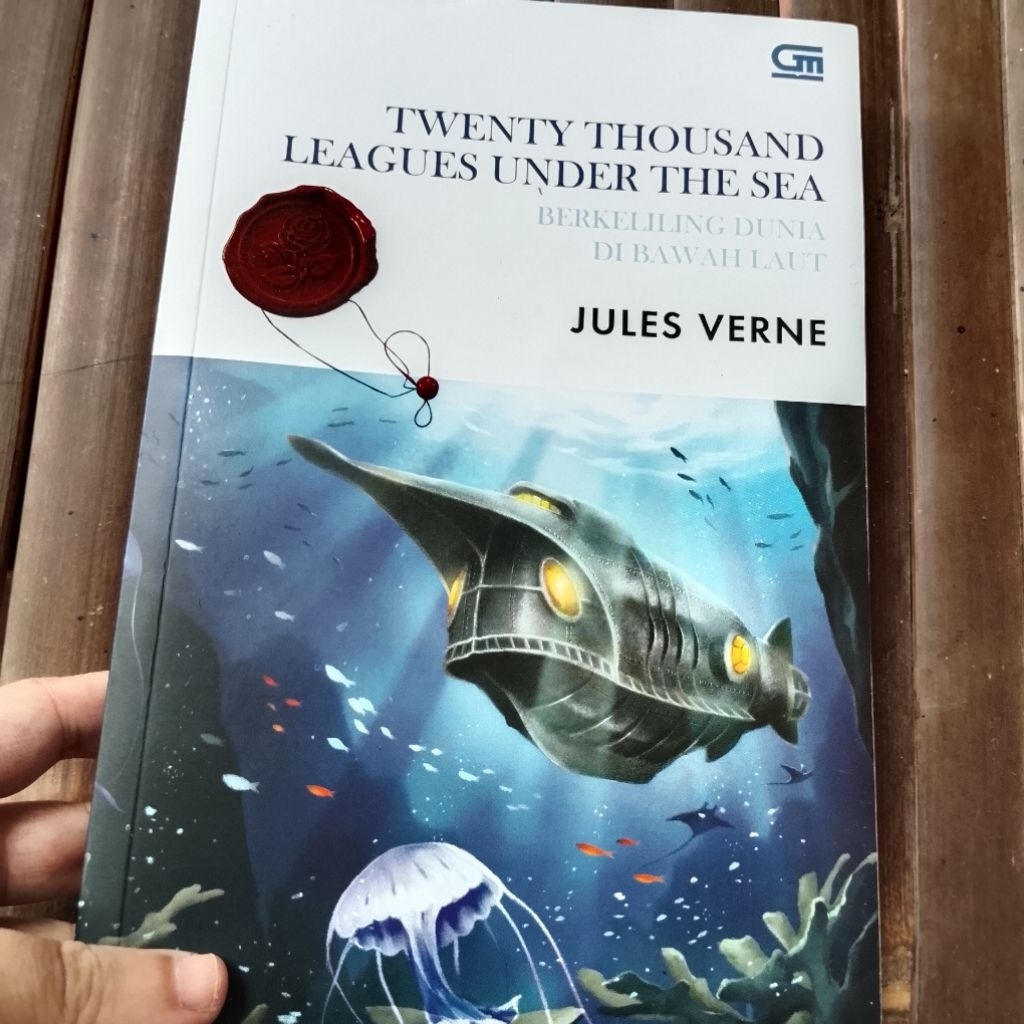 Novel preloved ori twenty thousand leagues under the sea - berkeliling dunia dibawah laut Jules vern