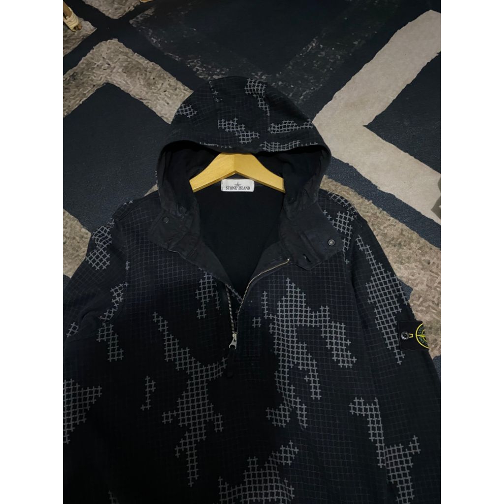Camo grid stone Island