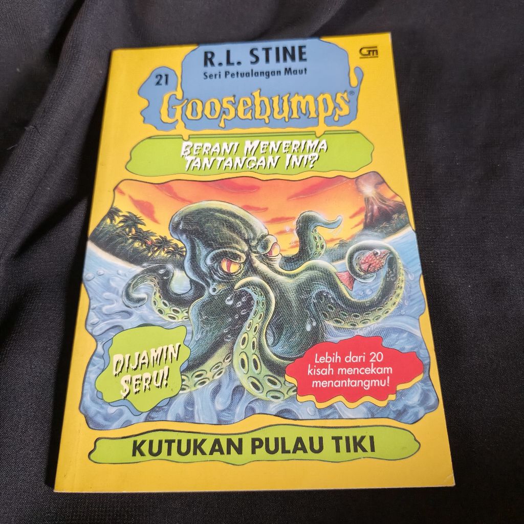 Buku cerita horor Goosebumps Seri Petualangan Maut Kutukan Pulau Tiki R L Stine ( Stok ke-3 )