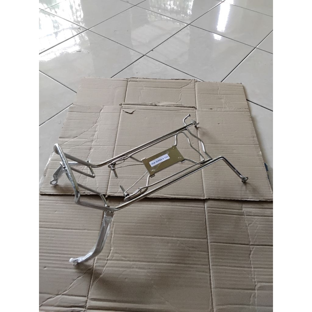 bagasi tangga supra x 125 new. supra x 125 lama. supra x 125 D/R. full besi tebal. hitam dan crom.